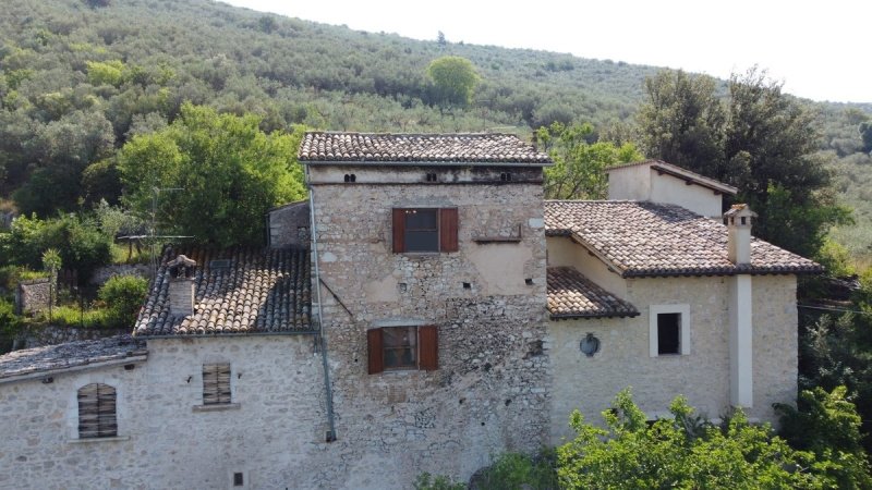 Farmhouse in Campello sul Clitunno